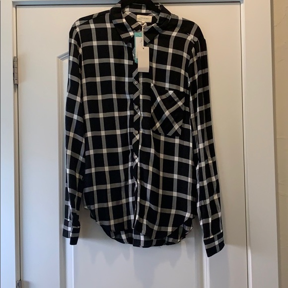 Mello Day black and white button down - Picture 2 of 5